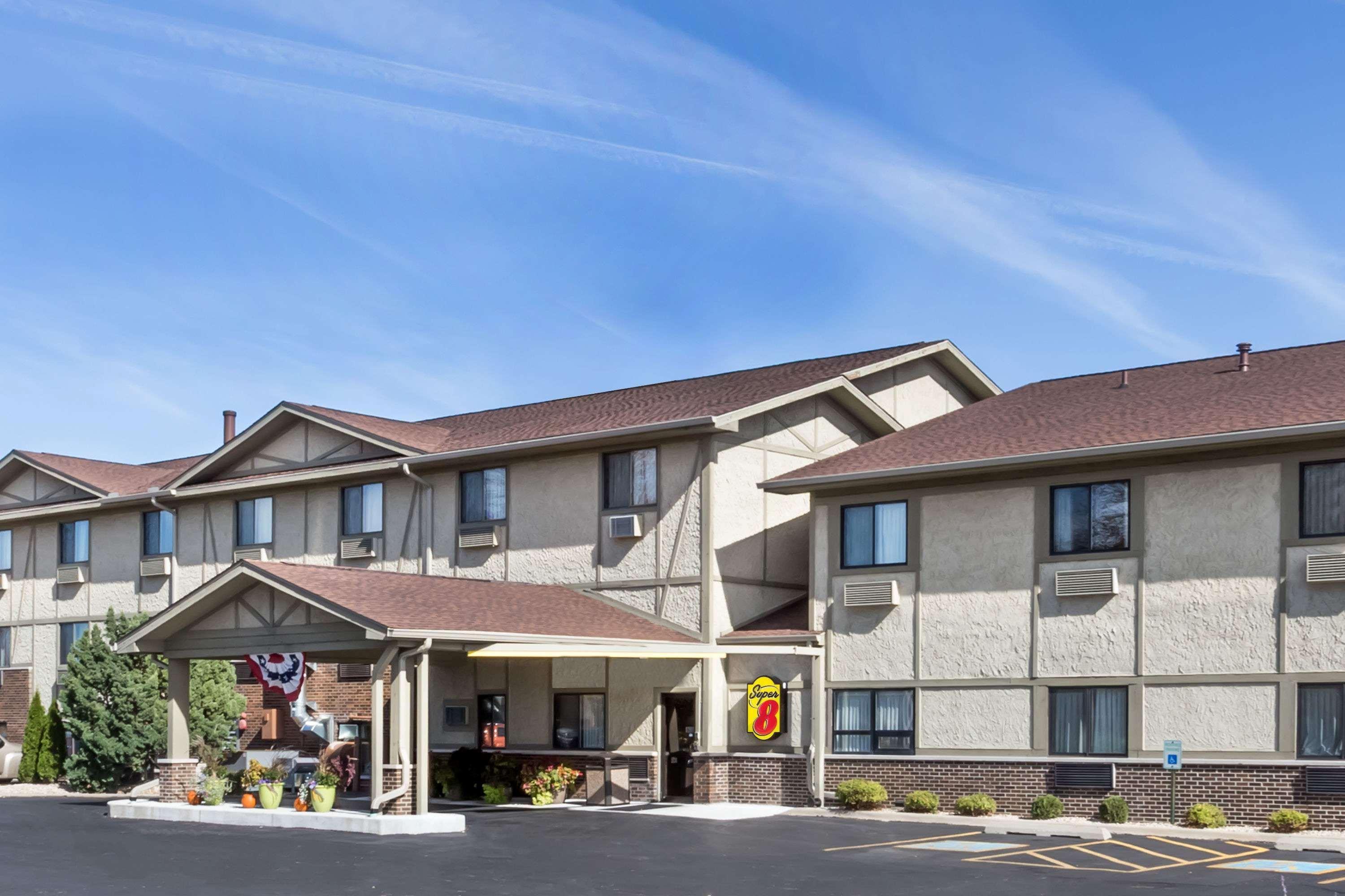 Super 8 By Wyndham Ottawa Starved Rock Hotel Exterior foto