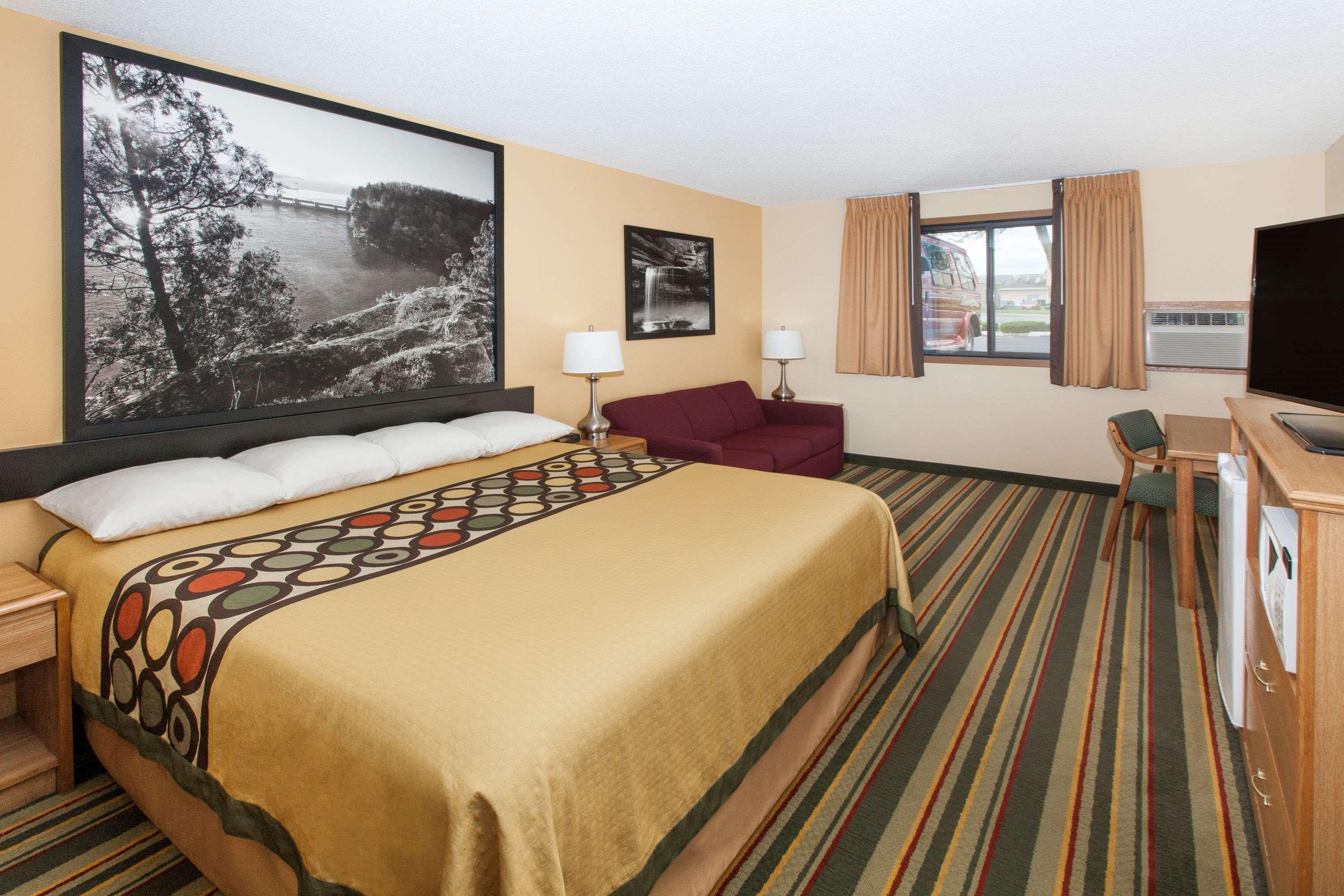 Super 8 By Wyndham Ottawa Starved Rock Hotel Exterior foto