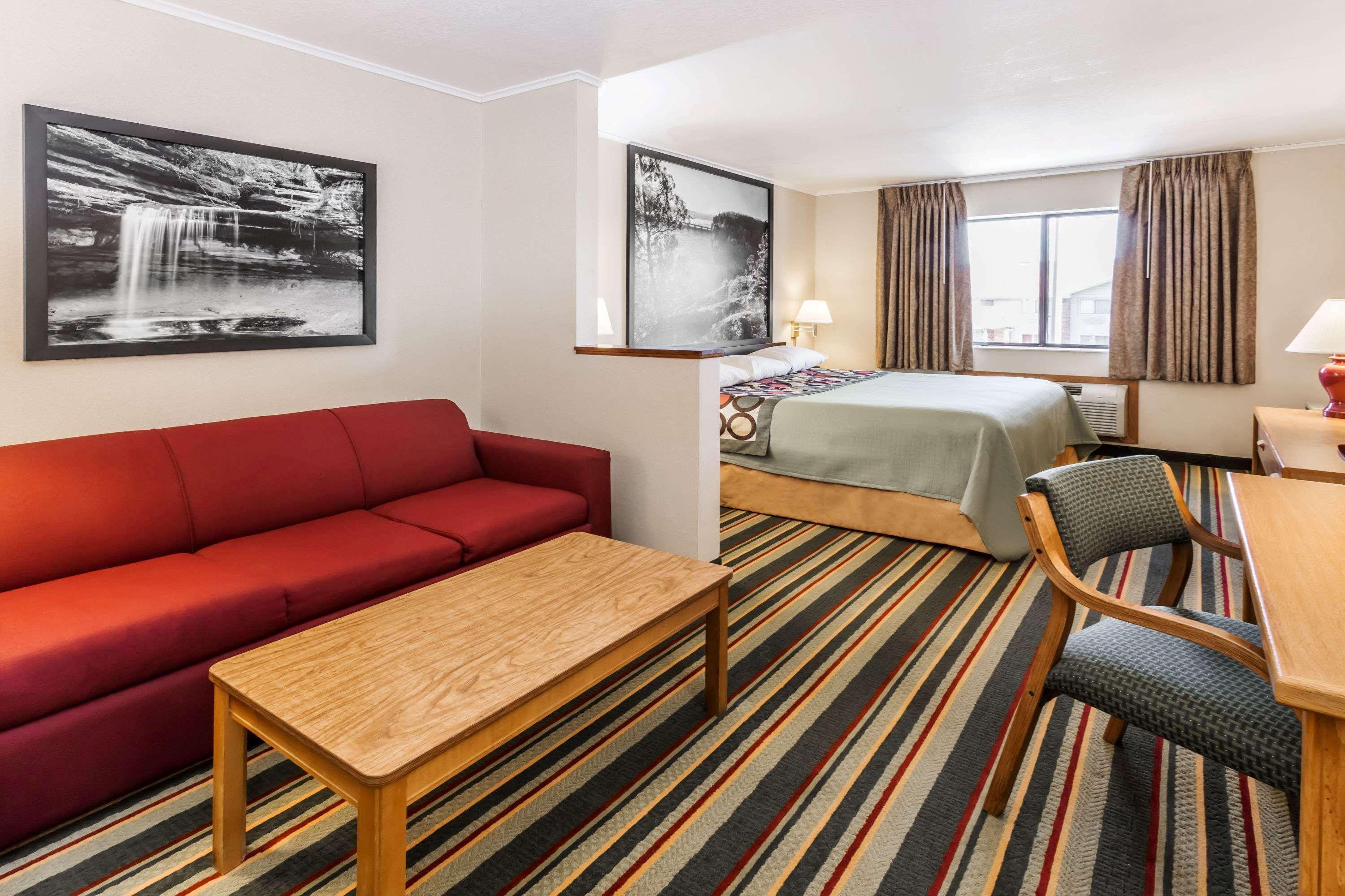 Super 8 By Wyndham Ottawa Starved Rock Hotel Exterior foto